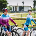 Le cyclisme respirant impressionne les femmes à manches longues